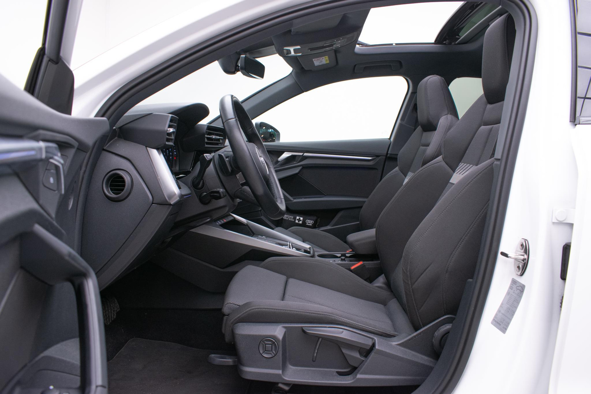 Audi A3 Limousine 35 TFSI Advanced edition 49994784-16.jpg | KHAN De Molen