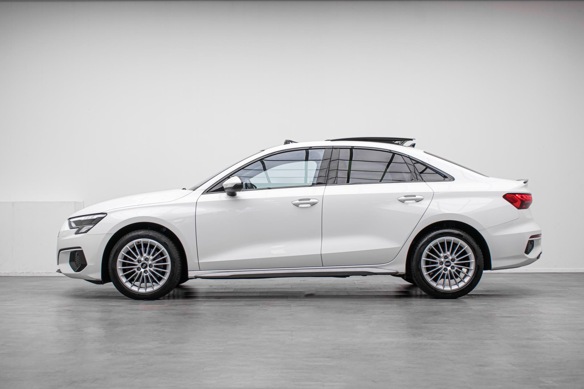 Audi A3 Limousine 35 TFSI Advanced edition 49994784-6.jpg | KHAN De Molen